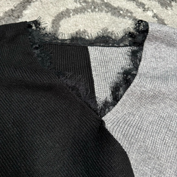 NWOT Black Grey Colorblock V-neck Lace Trim Wrap Knit Sweater - Picture 2 of 9
